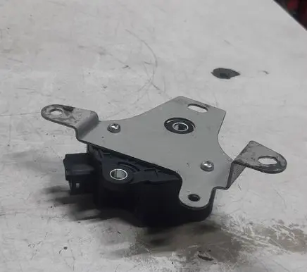Nissan X-Trail T30 ESP acceleration yaw rate sensor 47930EQ010