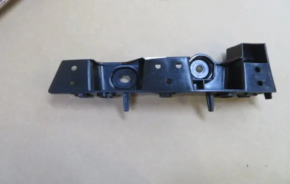 Renault Express Front bumper mounting bracket 622224650R