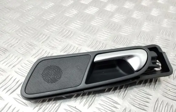 Volkswagen Tiguan Rear door interior handle 5N0839197