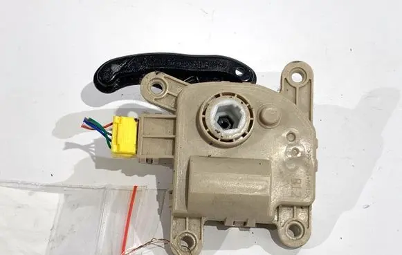 KIA Niro Air flap motor/actuator H400730912A