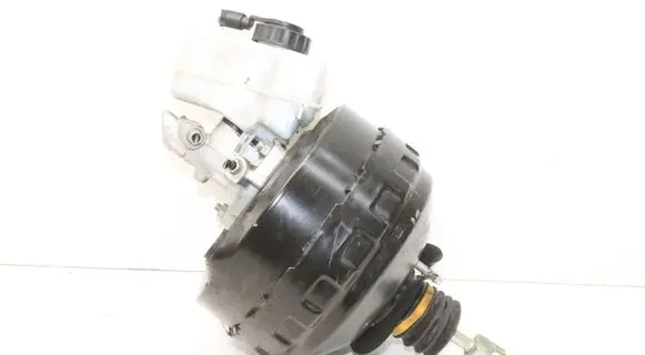 BMW 1 E82 E88 Brake booster 6785647
