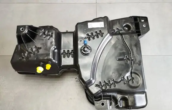 Volkswagen Tiguan AdBlue liquid reservoir 5QS131877