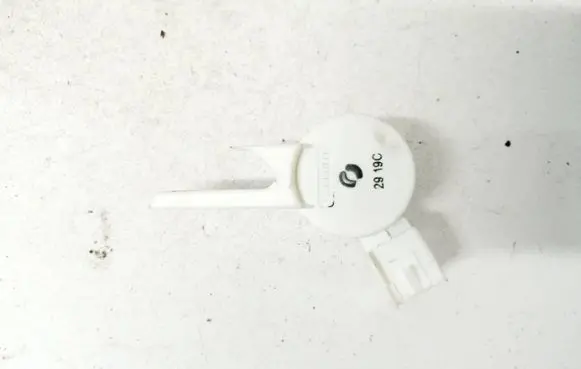 Chevrolet Captiva Clutch pedal sensor 13583976