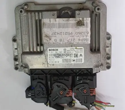 Peugeot 3008 I Engine control unit/module 9666326080 0261201505 MEV174