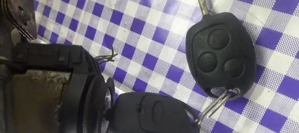 Ford Mondeo Mk III Ignition lock