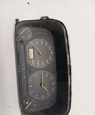 Volkswagen Golf III Speedometer (instrument cluster) 88311188