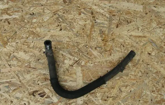 Toyota Avensis T250 Engine coolant pipe/hose