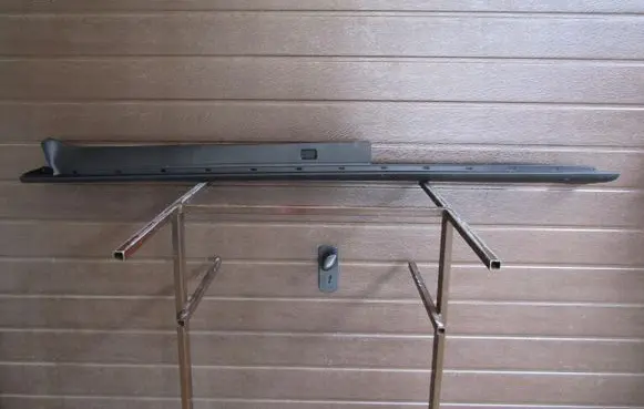 Front sill (body part)