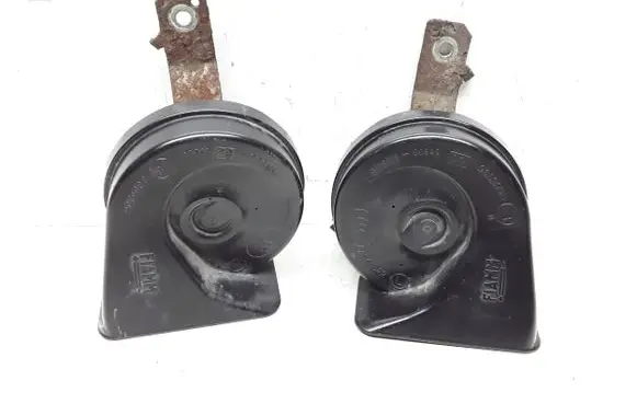 Volvo V70 Horn signal 08635071 08635072