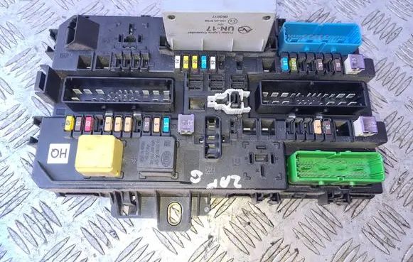 Opel Zafira B Fuse box set 888998000S