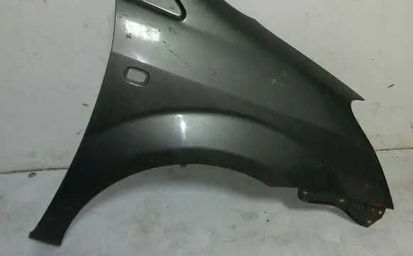 Toyota Corolla Verso E121 Fender