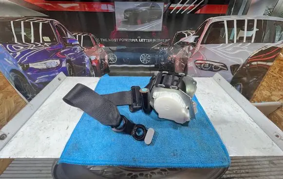 Mercedes-Benz E W238 Rear seatbelt A2388603800