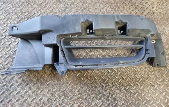 Dodge Charger Front fog light trim/grill 68226542AA
