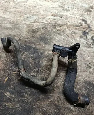 Ford Courier Engine coolant pipe/hose 1122501