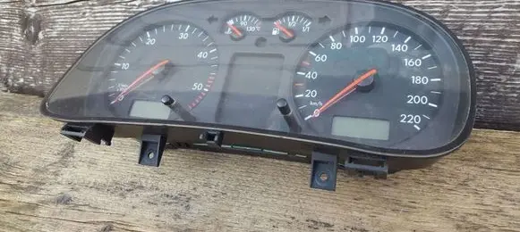 Volkswagen Golf IV Speedometer (instrument cluster) 1J0919881D