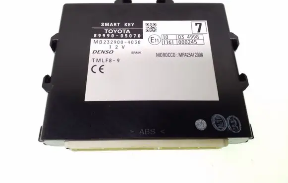 Toyota Avensis T270 Other control units/modules 8999005070