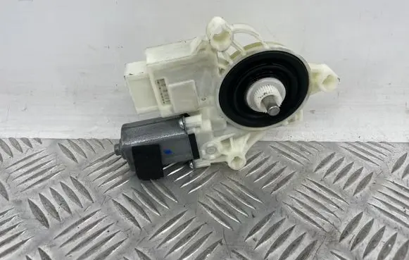 BMW 3 G20 G21 Rear door window regulator motor 8495868