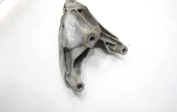 Audi A4 S4 B8 8K Engine mounting bracket 8K0199307AL