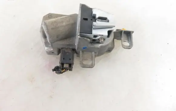 Volvo V50 Steering wheel lock 30680132