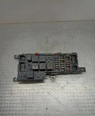 Volvo S60 Fuse module 30728008 518828108 040531