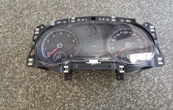 Volkswagen Golf VII Speedometer (instrument cluster) 5G0920861
