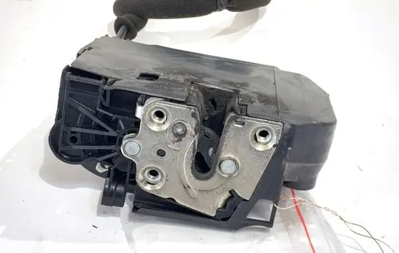 Iveco Daily 6th gen Front door lock 5801529302C