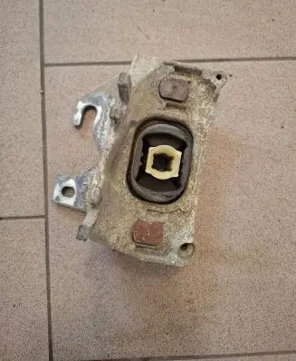 Dacia Dokker Gearbox mount 112228880R