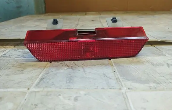 Toyota RAV 4 (XA20) Third/center stoplight