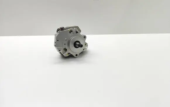 BMW 5 E60 E61 Fuel injection high pressure pump 7788678 0445010073 413963