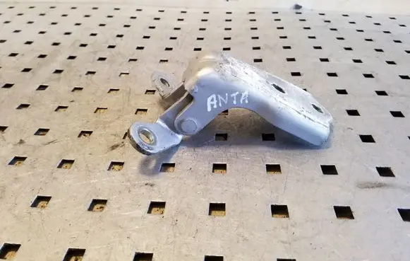 Opel Antara Front door upper hinge