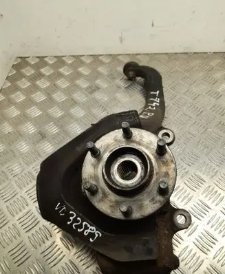 Nissan Navara D40 Front wheel hub 058