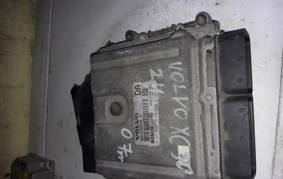 Volvo XC90 Engine control unit/module 0281012103