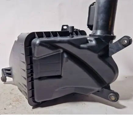 Air filter box
