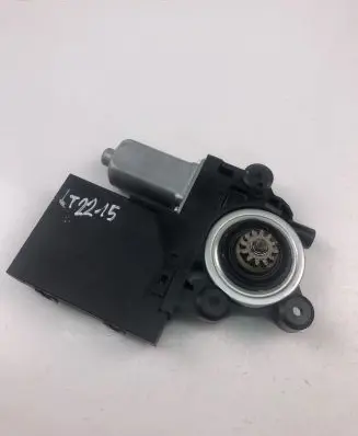 Volvo C30 Front door window regulator motor 979038100