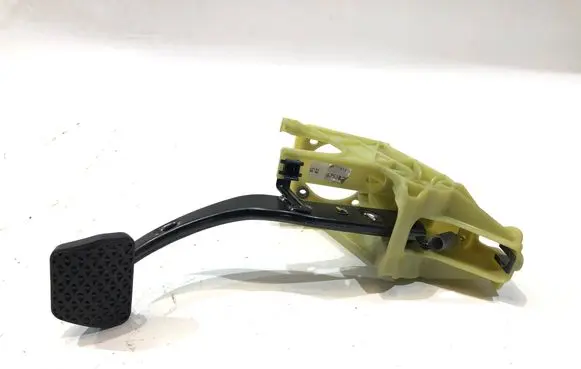 BMW 7 E65 E66 Brake pedal 6752517