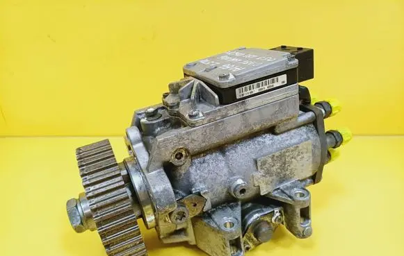 Audi A4 S4 B6 8E 8H Fuel injection high pressure pump 0281010889 059130106JX