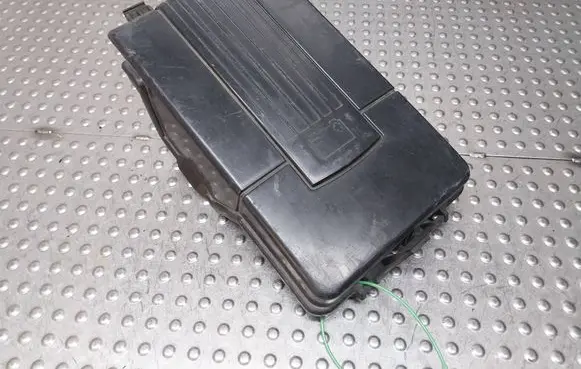 Audi A3 S3 8P Battery box tray 1K0915443A S26380463