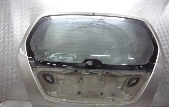 Suzuki Liana Tailgate/trunk/boot lid