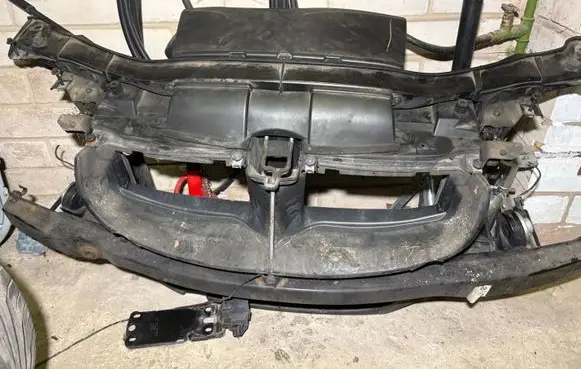 BMW 3 E90 E91 Radiator support slam panel 7058594 72758411