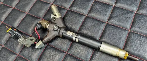 Toyota Auris 150 Fuel injector 2367026020 0009704990