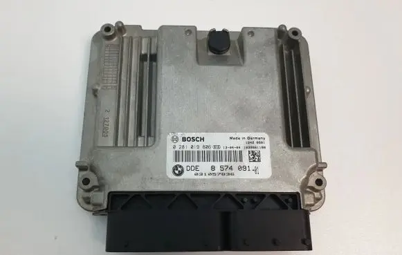 BMW 5 F10 F11 Engine control unit/module 8574091 0281019806 301057836