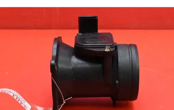 Volkswagen Golf IV Mass air flow meter 06A906461B