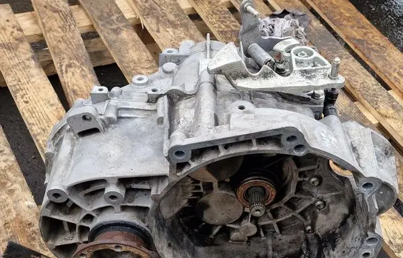 Volkswagen PASSAT B6 Manual 4 speed gearbox 