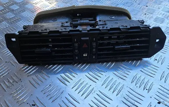 BMW 5 E60 E61 Dash center air vent grill 69107340 7009275 6910734