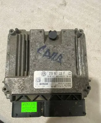 Skoda Octavia Mk2 (1Z) Engine control unit/module 3T0907115F 0261S05743 1Z0907115F