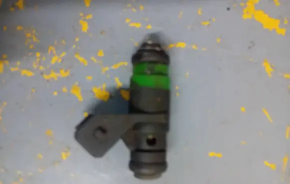 Renault Scenic I Fuel injector H028797