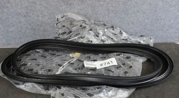 Mazda 3 III Trunk rubber seal (body) BHN9-62-761A