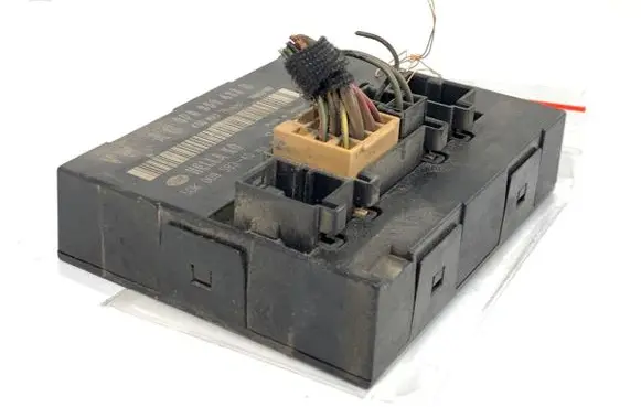 Audi A3 S3 8P Central body control module 8P0959433B