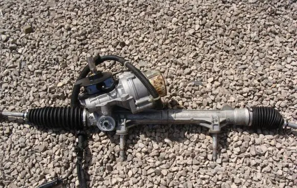 Peugeot 208 Steering rack 6700003305