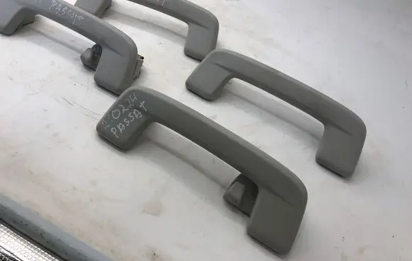 Volkswagen PASSAT B9 A set of handles for the ceiling 5H0857643B
